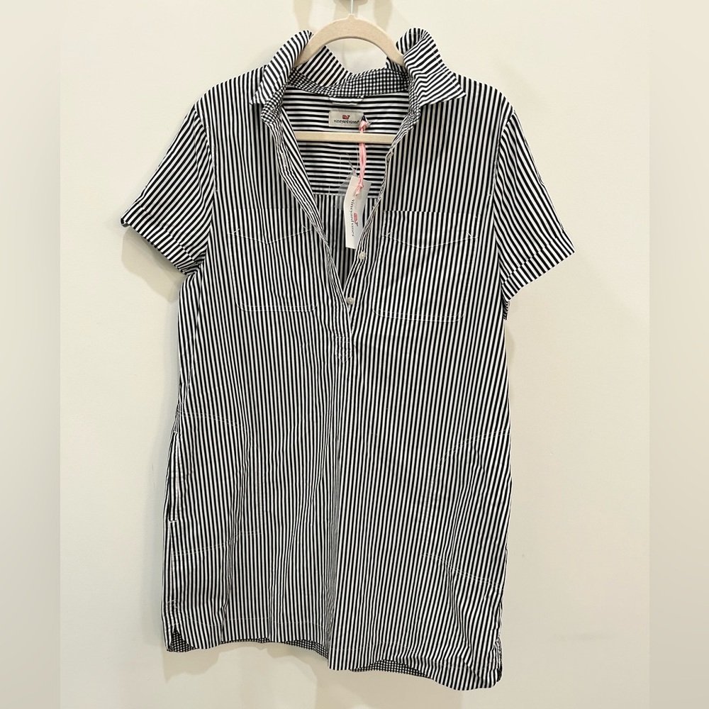 Vineyard Vines Shift dress NWT. Black and white stripes